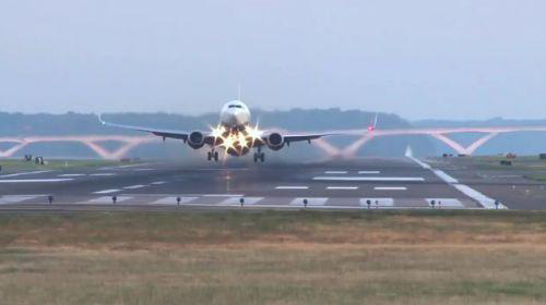 飛機托運